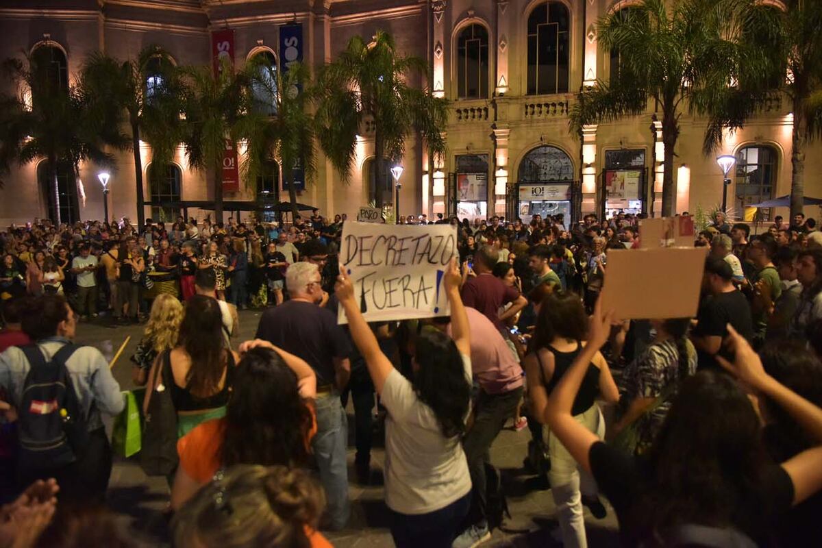 cacerolazo en patio olmos