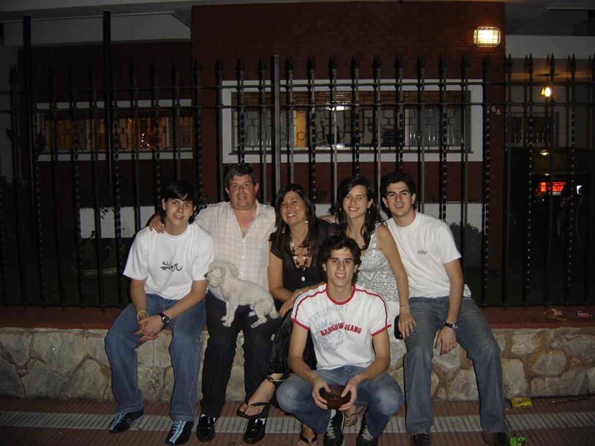 Familia Cuppi. Federico, Guillermo, María del Carmen. Belén, Nicolás e Ignacio.