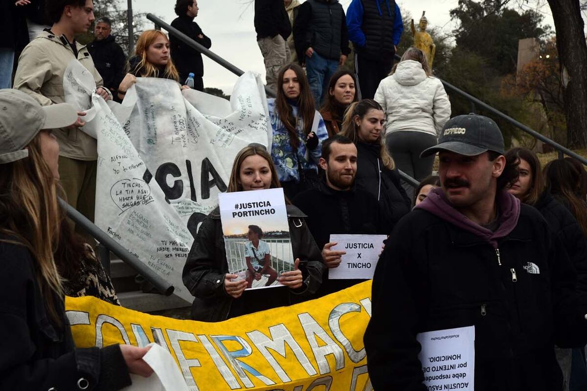 A cinco meses del ataque a Martín Cáceres, familiares y amigos pidieron justicia ( La Voz / Ramiro Pereyra )