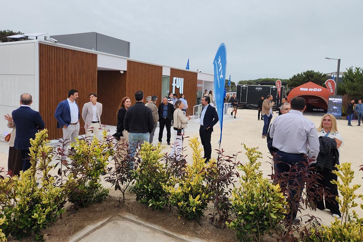 La inauguración en la ciudad balnearia de Pinamar concentró muchos empresarios del sector.