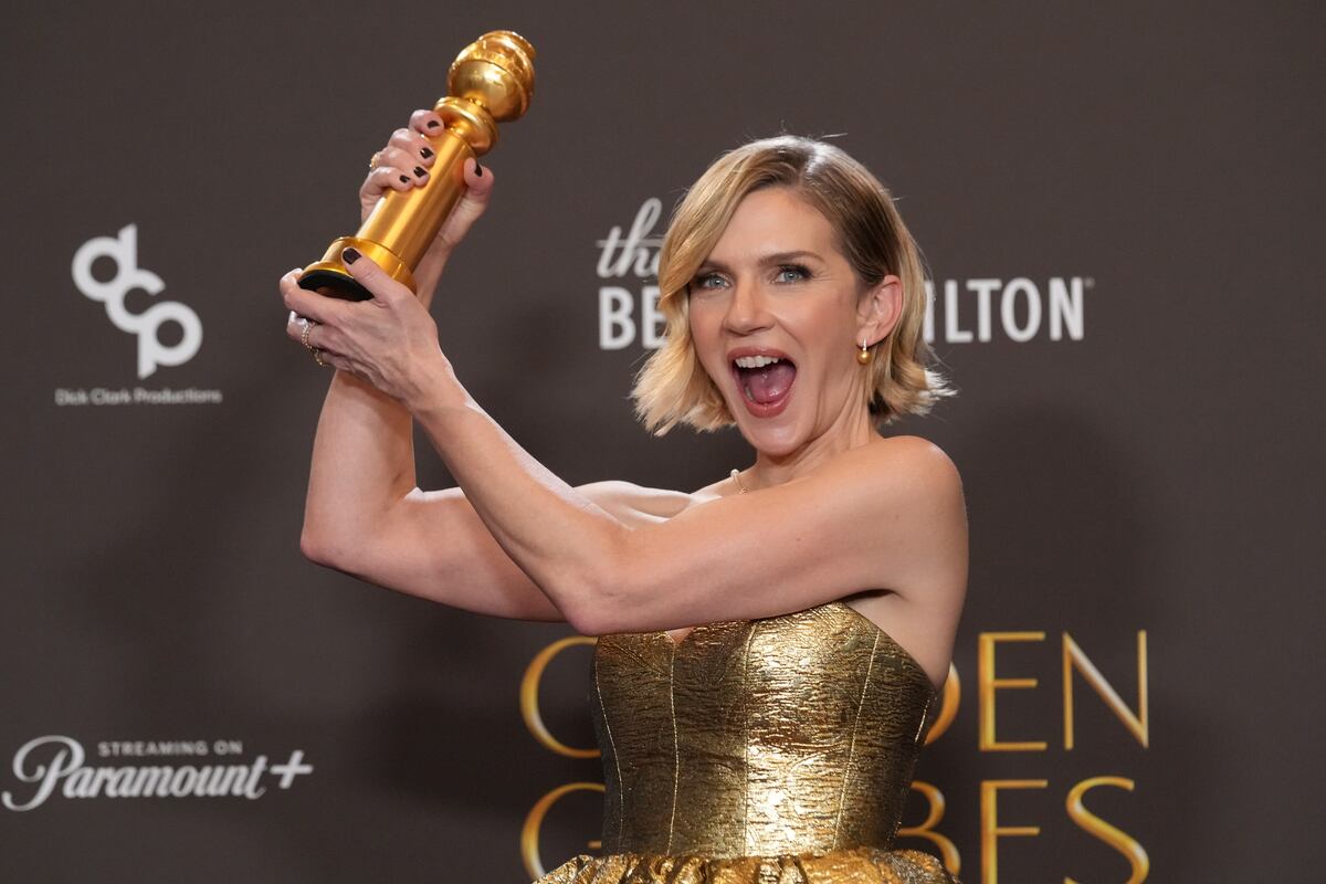 Rhea Seehorn ganó un Globo de Oro por "Pluribus", la serie de Vince Gilligan que protagoniza. (AP Photo/Chris Pizzello)