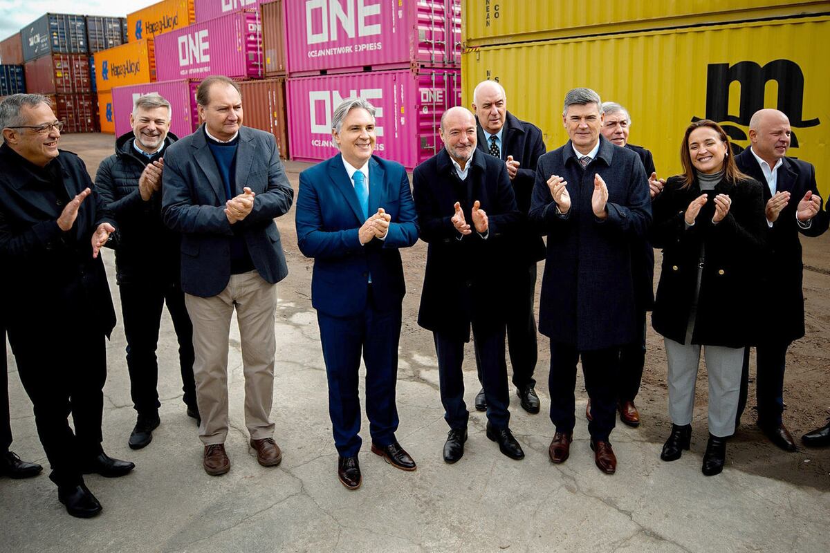 Mariín Llaryora anunció rebajas para las empresas de logística.