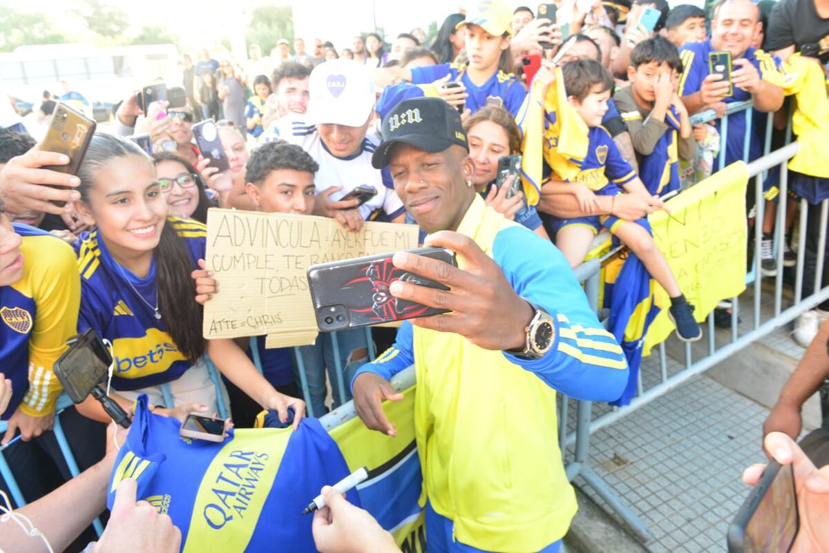 Así fue la llegada de Boca a Córdoba para esperar el partido ante Estudiantes, este martes 30 de abril, a las 20, en el estadio Mario Alberto Kempes. (Javier Ferreyra - La Voz)