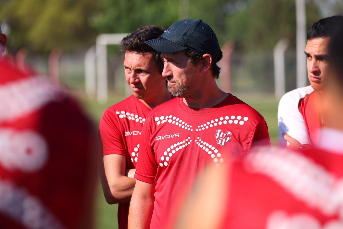 Bruno Martelotto, DT de la Reserva de Instituto. (IACC).
