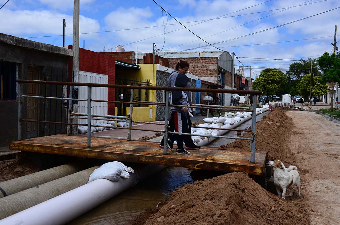 El baipás que se creó para desviar los líquidos cloacales y arrojarlos al río (José Gabriel Hernández / La Voz / Archivo).