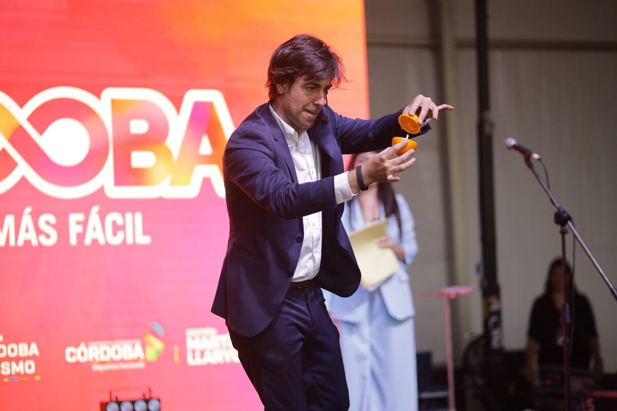El evento también incluyó un show en vivo del mago Willy Magia, que aportó un toque divertido y familiar al lanzamiento.