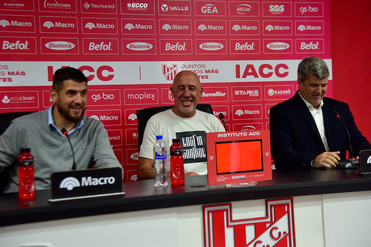 Presentación de Daniel Oldrá como DT de Instituto. (Pedro Castillo / La Voz)