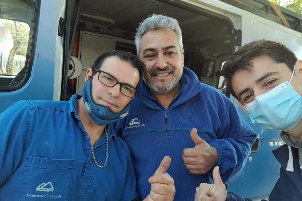 Leandro Martínez con parte del equipo del sector de hidráulica de Aguas Cordobesas.