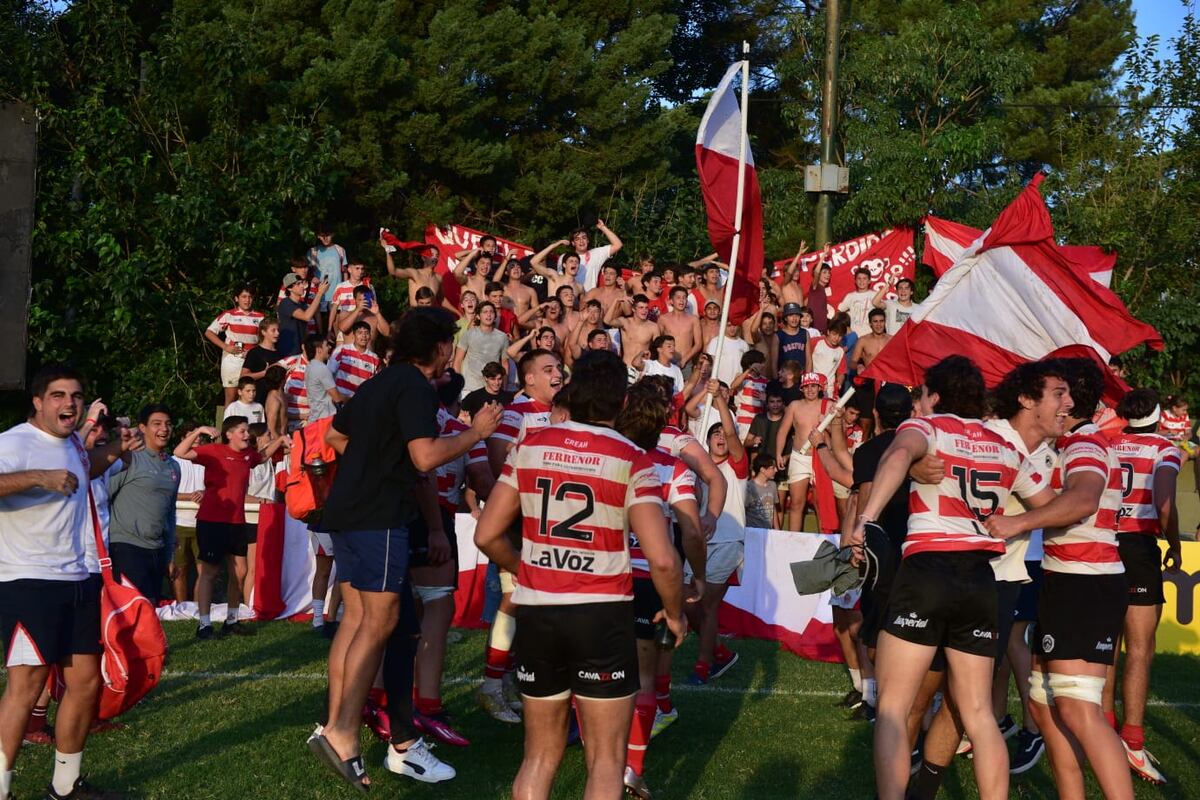Jockey le ganó a Athletic, por la tercera fecha del Top 10, y celebró con La Tortuga.(José Gabriel Hernández / La Voz)