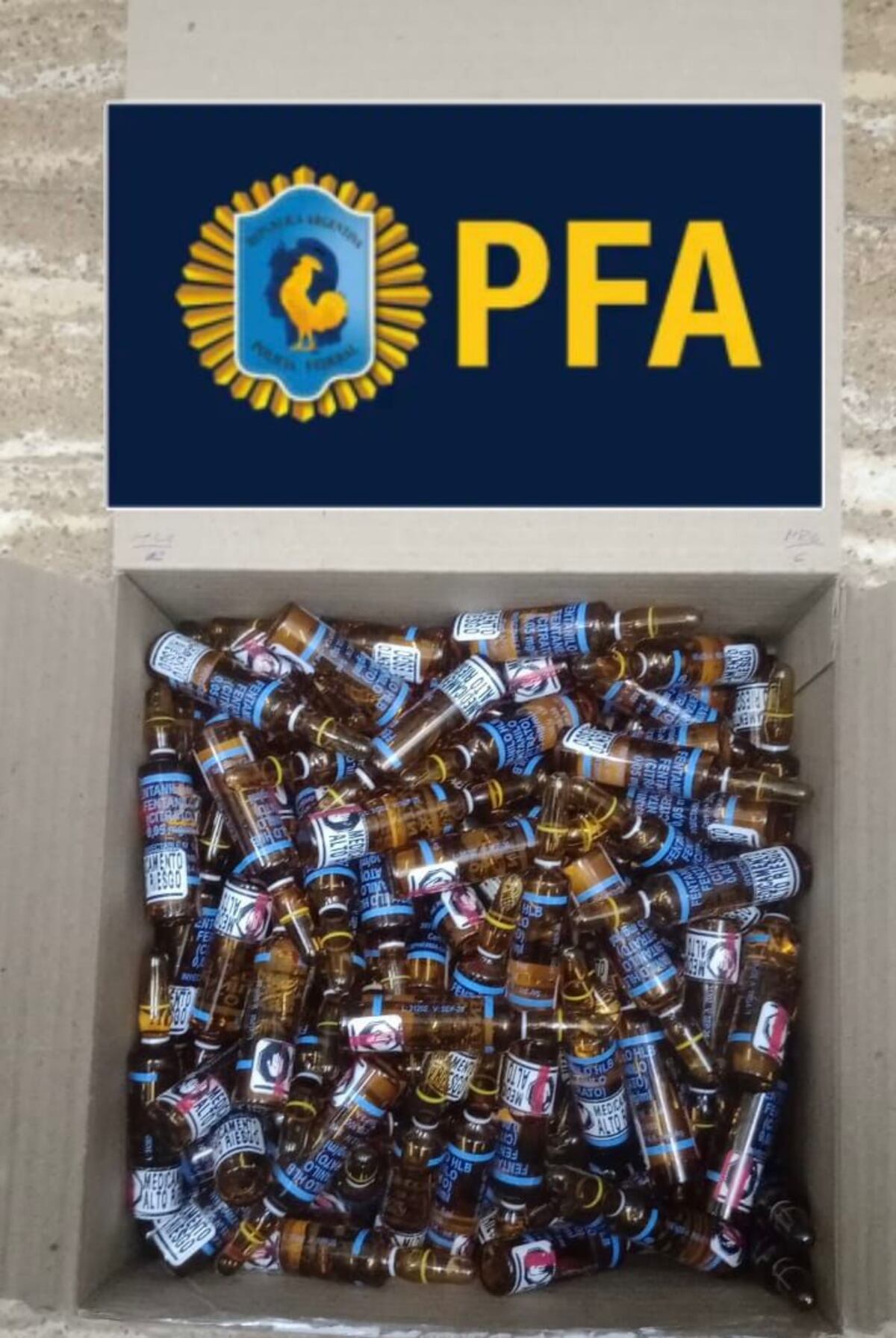 Allanamientos y secuestro de fentalino contaminado. (PFA)