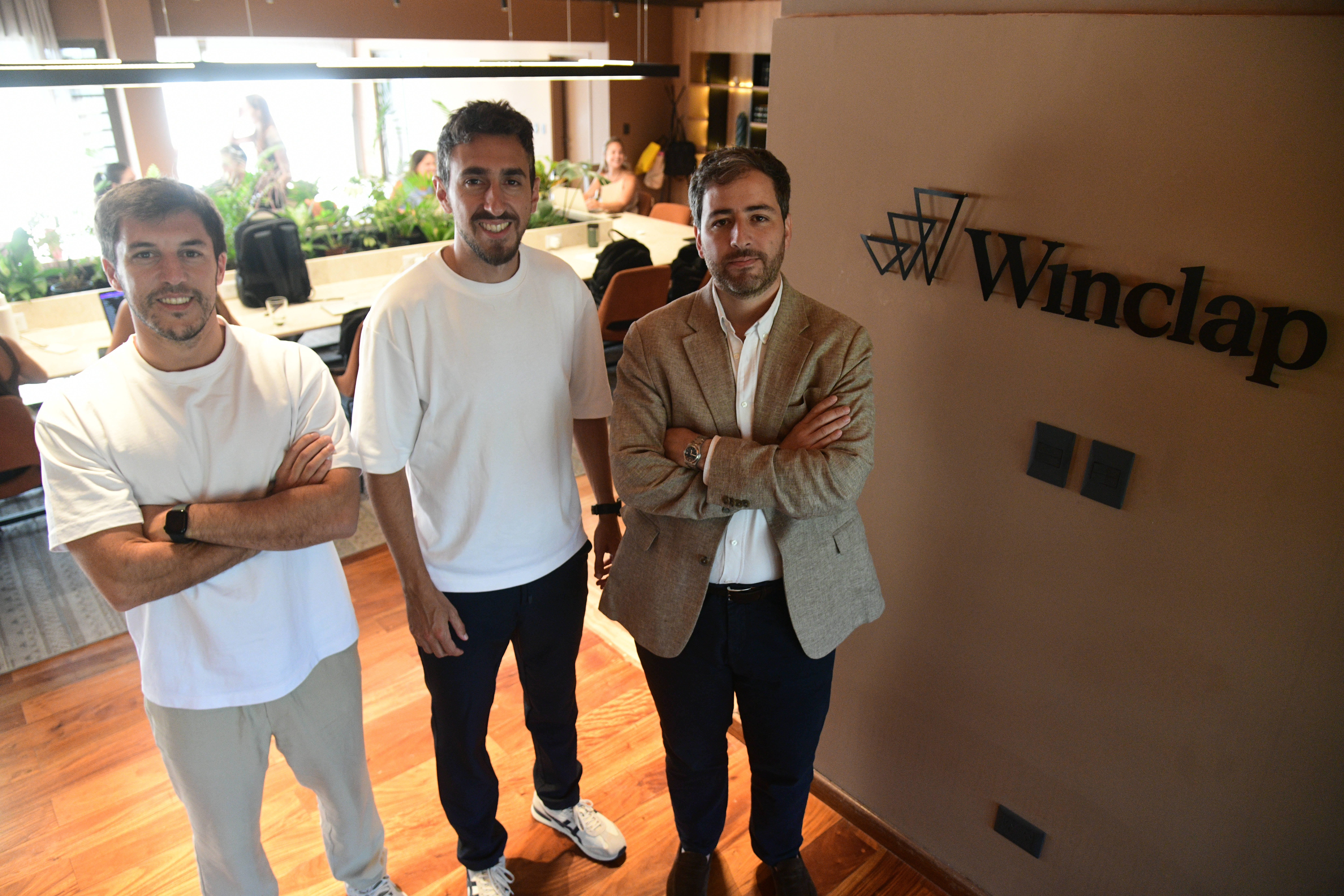 SOCIOS. De izquiera a derecha, Leandro Santos VP Winclap Studio; Mariano Saenz, CEO, y Gonzalo Olmedo, el CFO de la firma. (Javier Ferreyra / La Voz)