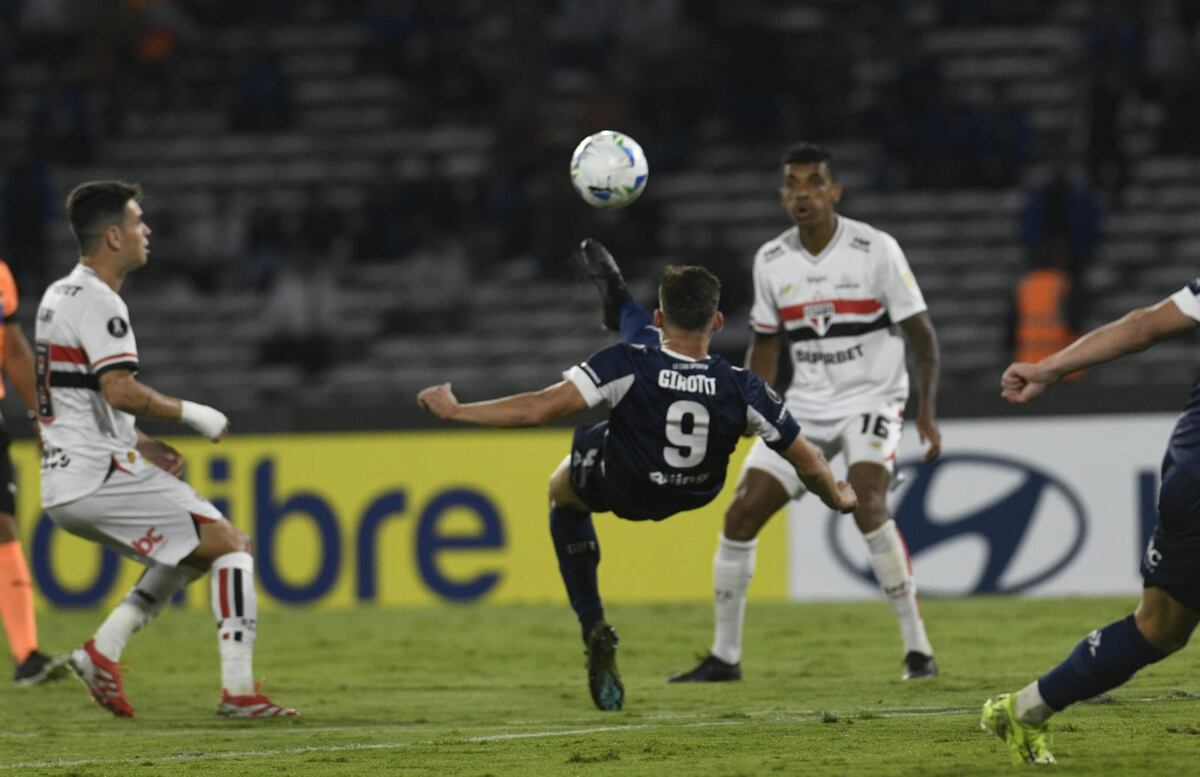 Talleres ante São Paulo en el Kempes. (Facundo Luque / La Voz).