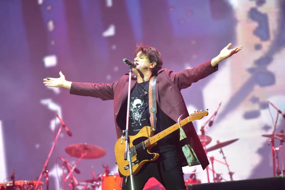 Andrés Ciro Martínez, voraz y feliz en el regreso de Los Piojos a Cosquín Rock 2025. (Javier Ferreyra)
