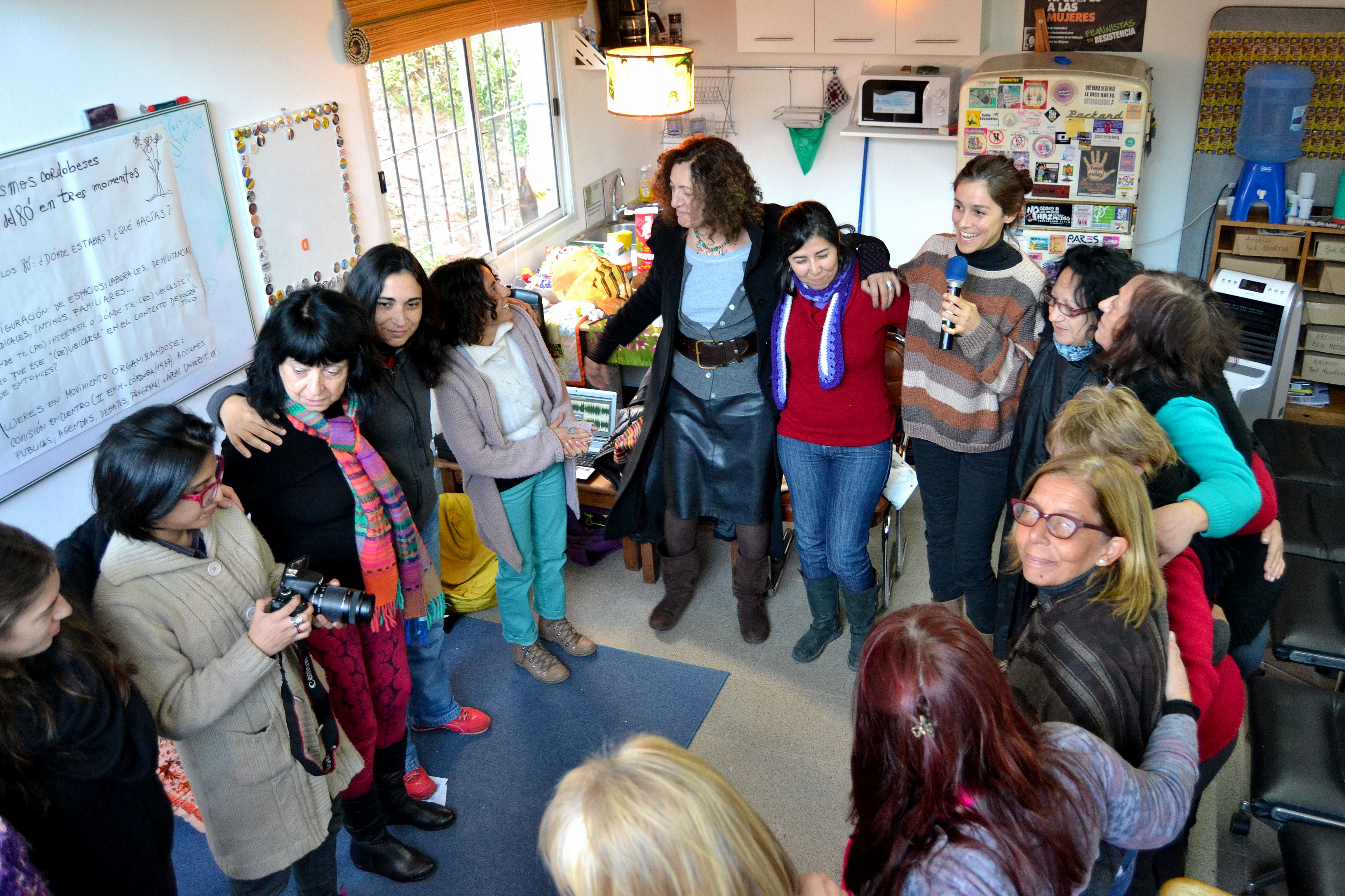 FEMINISMOS CORDOBESES. El registro se fue realizando en talleres divididos por décadas ('60, '70,'80 y hasta 2015) en las que reunián a referentes y protagonistas de ese momento histórico.