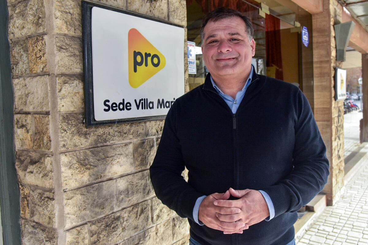 Darío Capitani en la sede de Cambiemos de Villa María. (Martín Llampayas / La Voz)