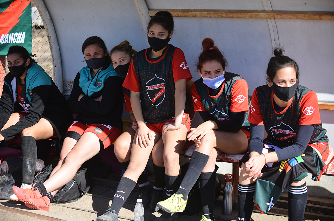 La vuelta del fútbol femenino en Córdoba. (José Gabriel Hernández)