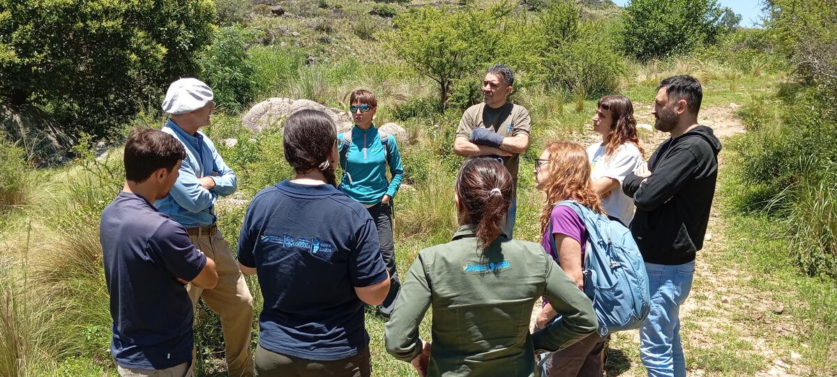 El equipo de trabajo que integra la investigación, en terreno (Gentileza Arsch)