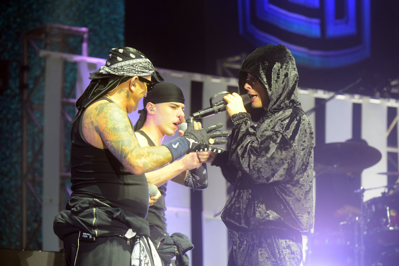Trueno junto a KMI 420 y Pedro Peligro. (Nicolás Bravo / La Voz)