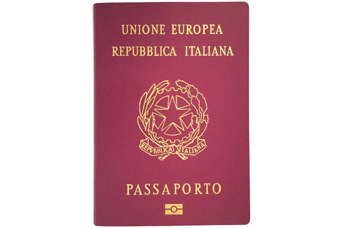 Pasaporte italiano.
