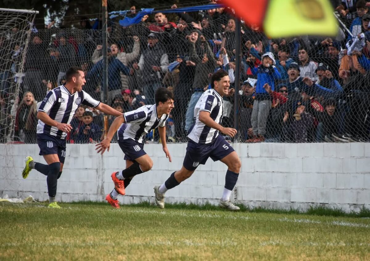 El clásico de Berrotarán definirá al campeón de la Liga de Río Tercero, entre Belgrano y Talleres. (Gentileza Instagram @catberrotaran).