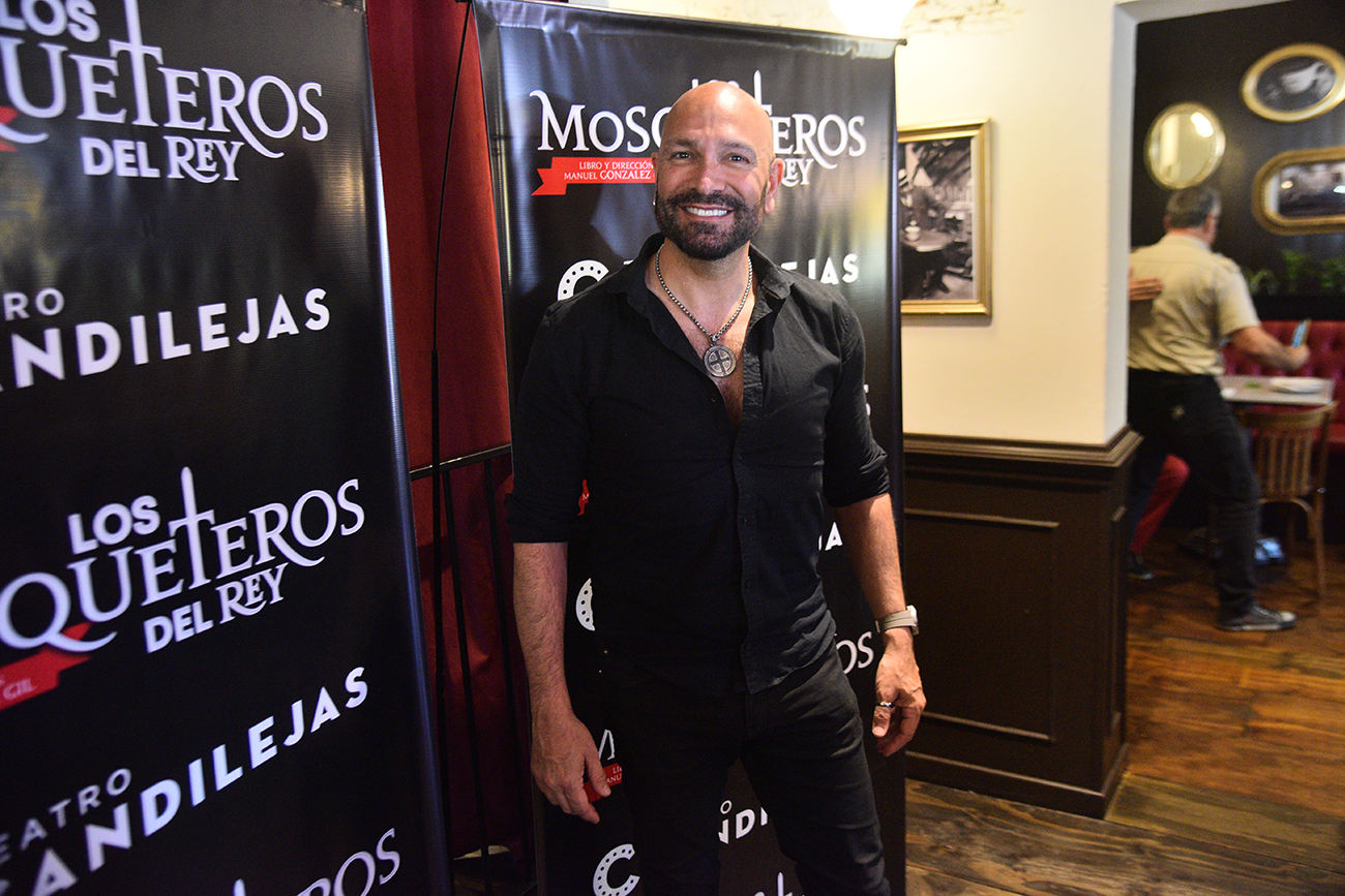 Fredy Villarreal, uno de Los mosqueteros del rey. Presentación de la obra en Novecento (Foto: Pedro Castillo / La Voz)