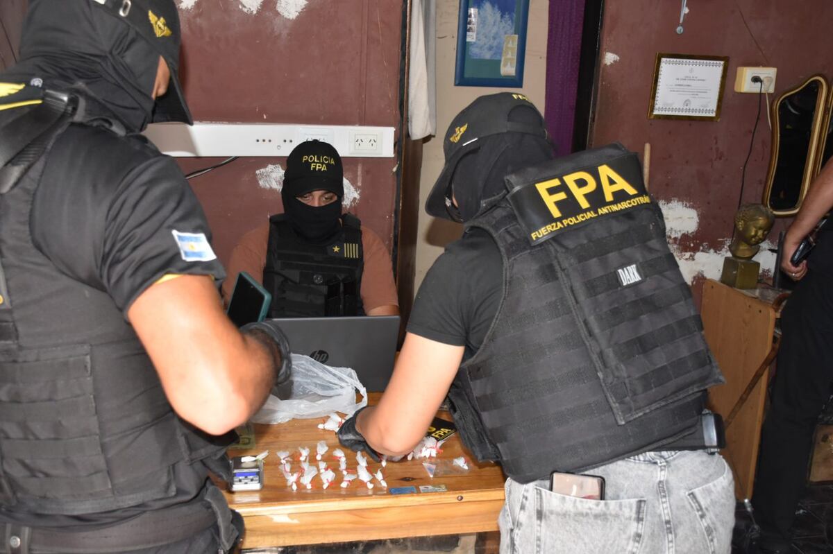 Fuerza Policial Antinarcotráfico efectuaron nueve allanamientos, detuvieron a seis personas y secuestraron estupefacientes en la ciudad de Córdoba y Malvinas Argentinas.