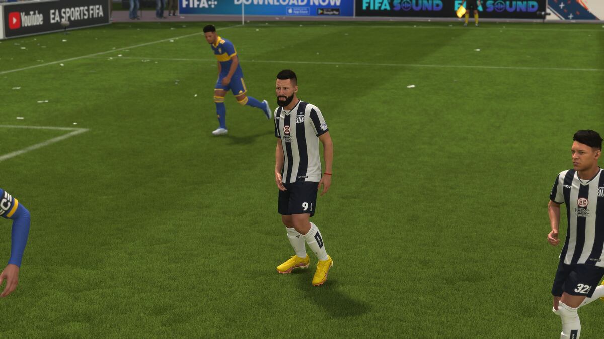 MICHAEL SANTOS. Capturas de imágenes en una Playstation 5 de cómo se ve Talleres en el videojuego Fifa 23.