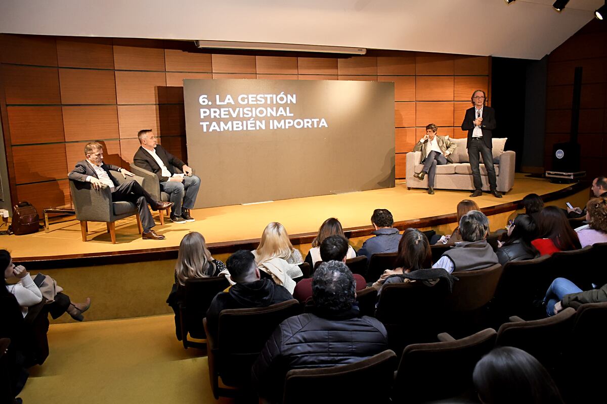 Fundación Pensar en Córdoba. Exposición de Osvaldo Giordano en el auditorio de La Voz. (Fundación Pensar)