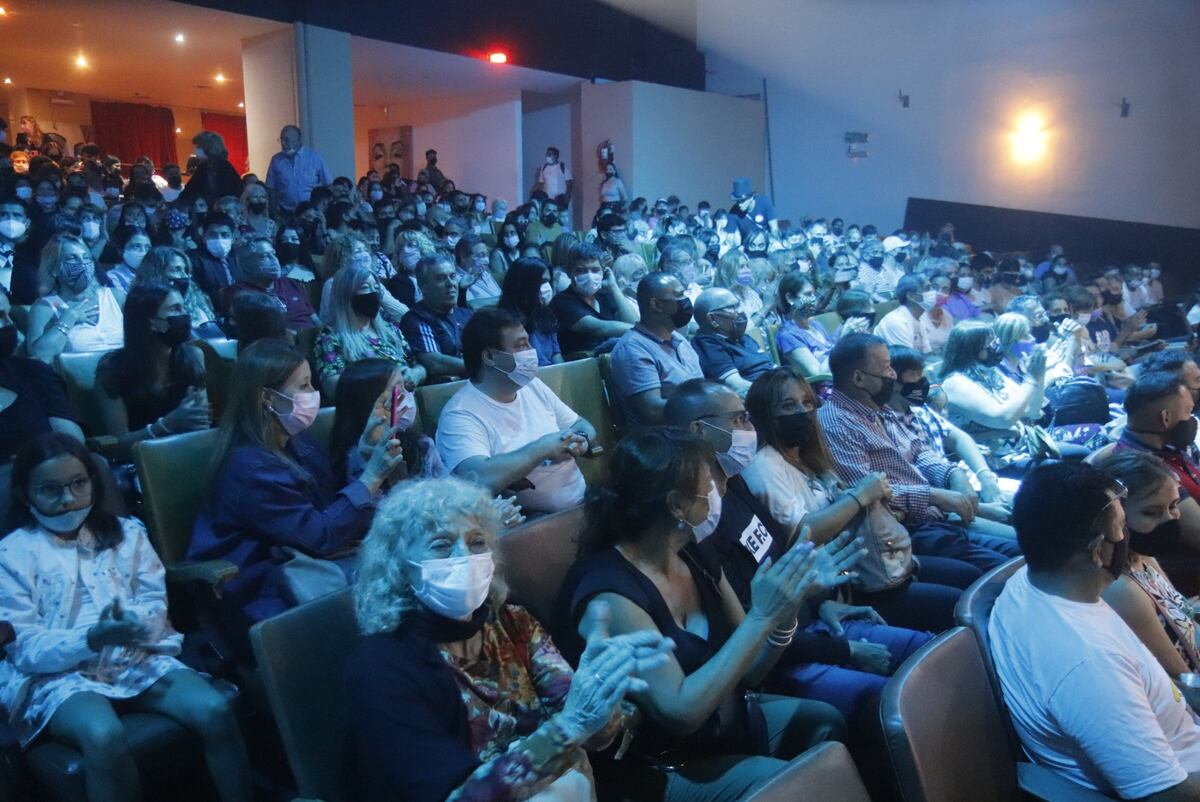 Público en Carlos Paz (Foto La Voz)