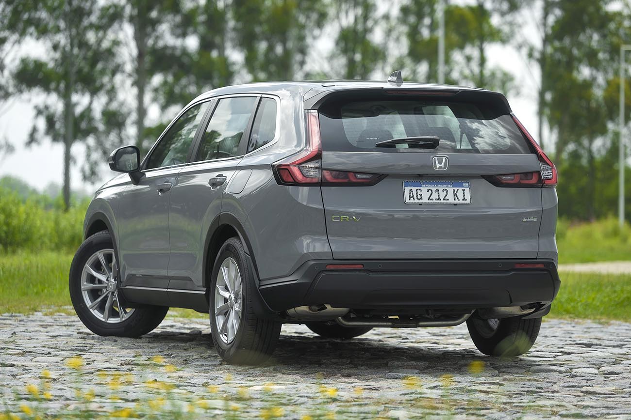 Esta nueva generación creció en todas sus proporciones y se convirtió en uno de los SUVs medianos más espaciosos del segmento.