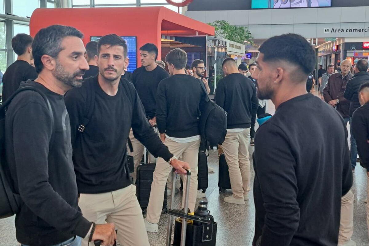 El plantel y cuerpo técnico de Belgrano viaja este miércoles hacia Ecuador, para jugar por la Copa Sudamericana ante Delfín. (Nicolás Bravo)