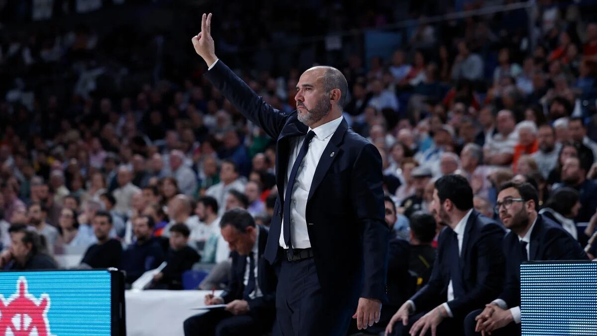 "Facu tuvo un día brillante; cuando él lo tiene, todo es más fácil", resaltó Chus Mateo, entrenador del Real Madrid. (@RMBaloncesto)