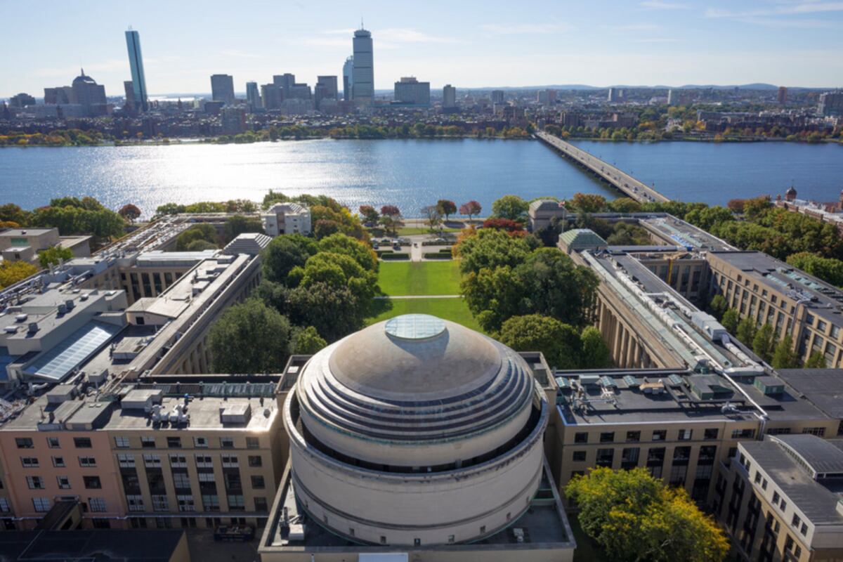 Universidad de Massachussets. El informe contó con la coautoría de investigadores de esa prestigiosa cada de estudios.
