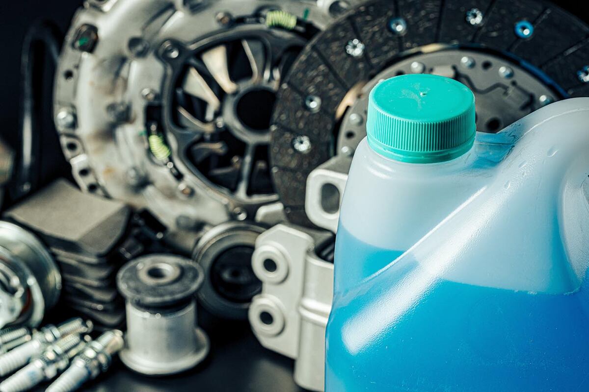 Los fluidos del motor tienen que presentar los niveles indicados.