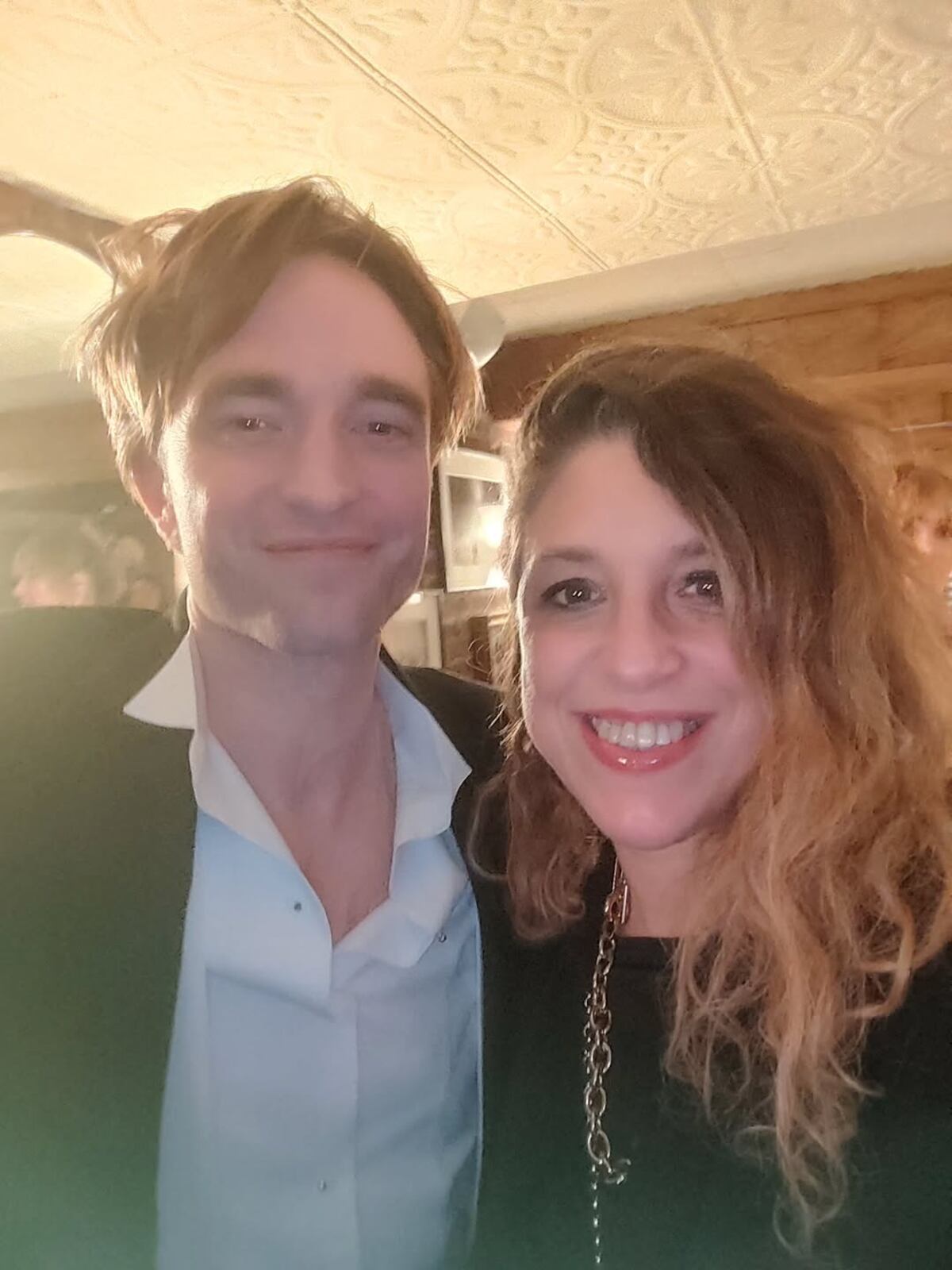 Ariana Harwicz con Robert Pattinson en la premier de "Die my love" (Instagram de Ariana Harwicz)