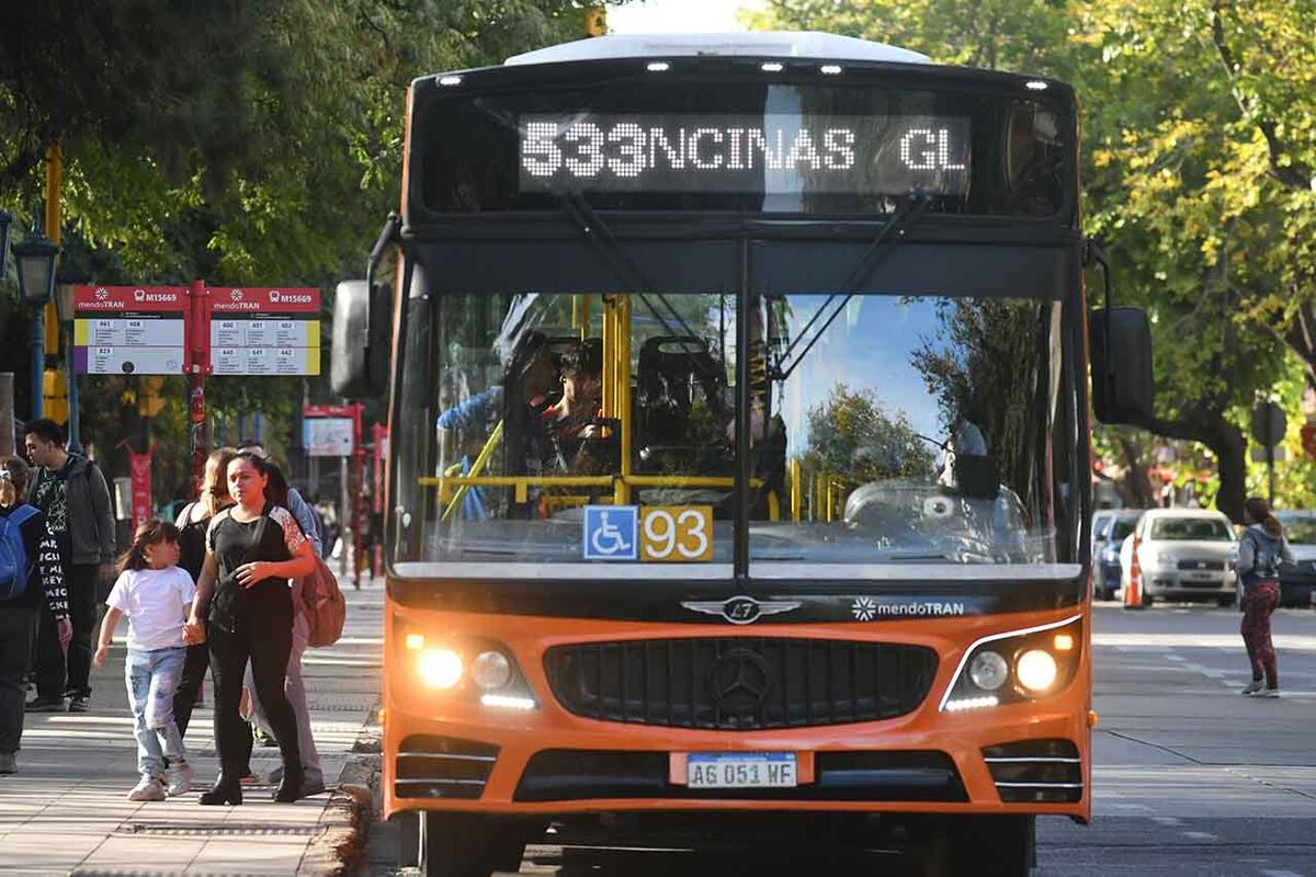 En Mendoza, como en otras ciudades importantes del país, se ofrece un servicio limitado el 1 de mayo.
Foto: José Gutierrez / Los Andes
