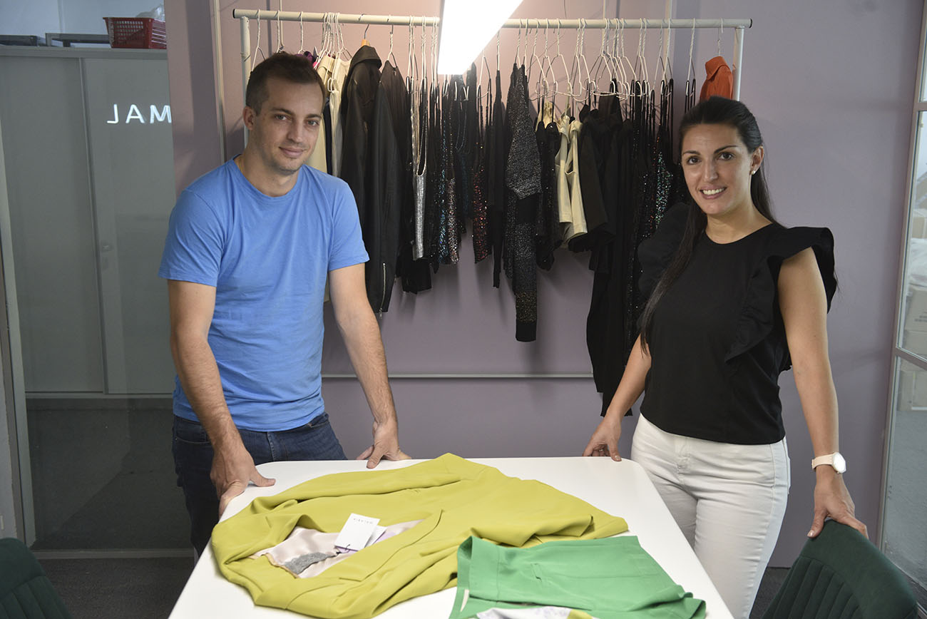 Bestseller. La sastrería aporta el 50% de las ventas a Malabia. Su diferencial son los colores y las estampas con diseño propio. (Ramiro Pereyra /La Voz)