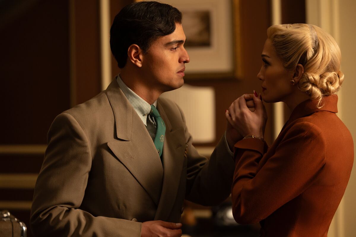 "El beso de la mujer araña", con Jennifer Lopez, Diego Luna, Tonatiuh Elizarraz, Bruno Bichir y Josefina Scaglione. (BF Paris)