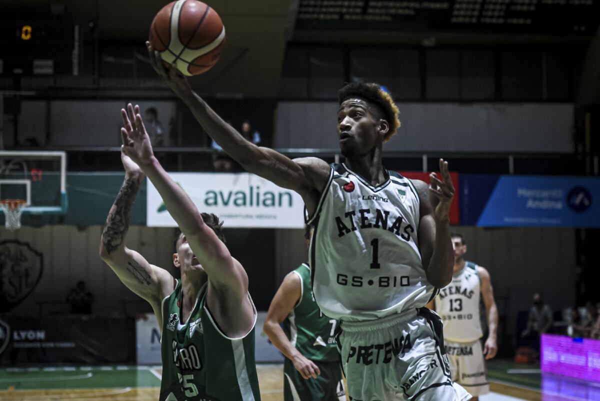 Latraius Mosley, un aporte siempre confiable para Atenas en el costado ofensivo. (Marcelo Endelli / La Liga)