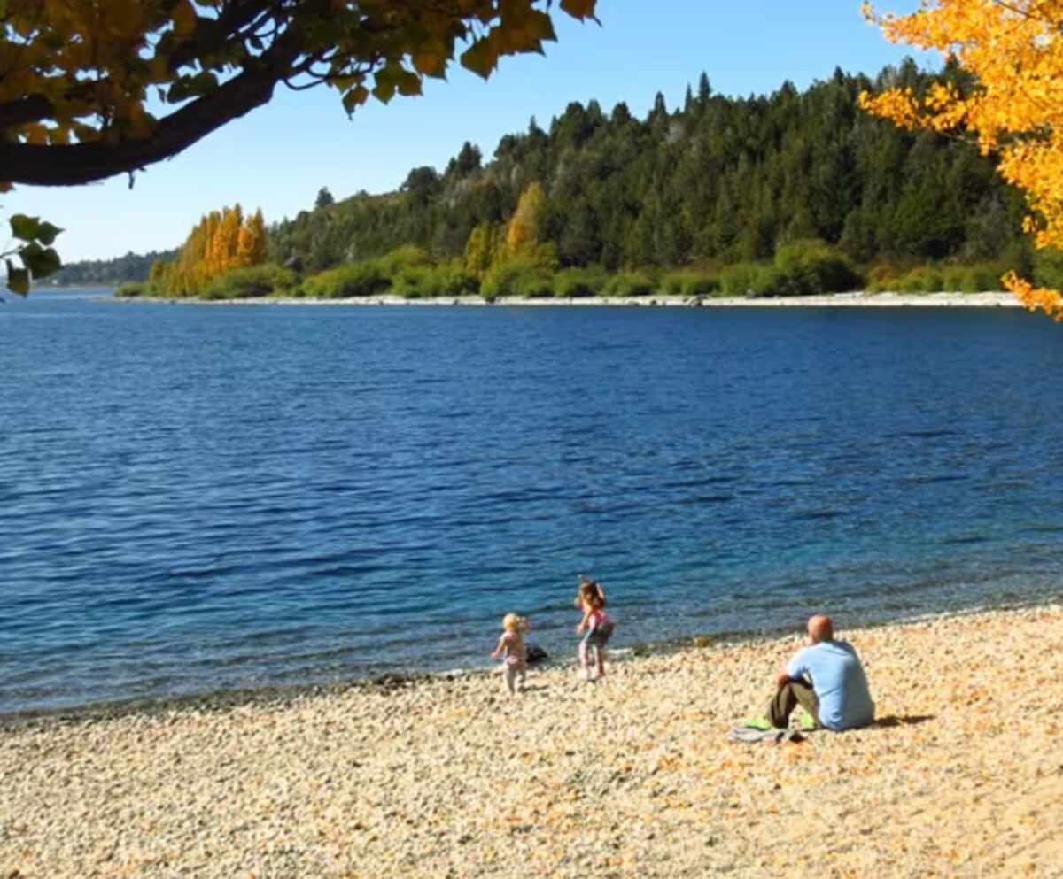 Bariloche en verano: tres playas tranquilas para disfrutar del lago Nahuel Huapi