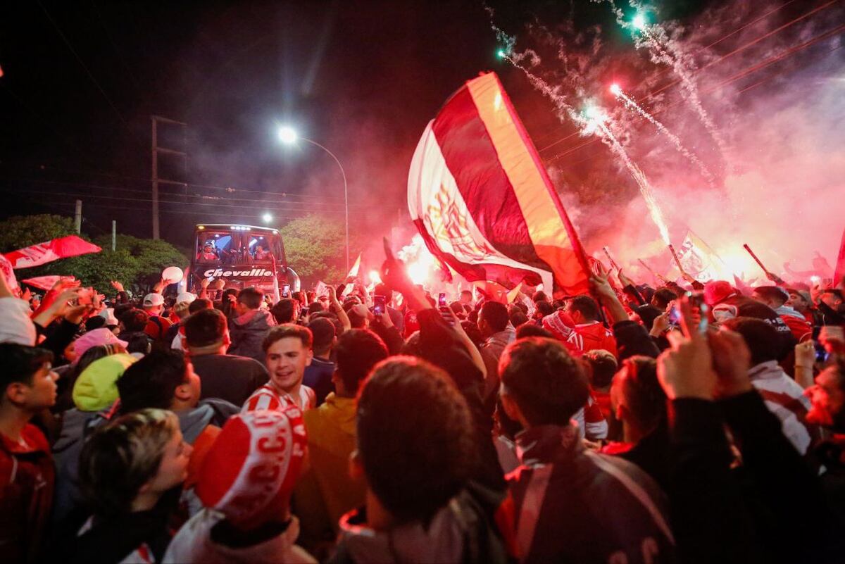 De una forma u otra, el plantel albirrojo contará con respaldo en su próximo partido de visitante.