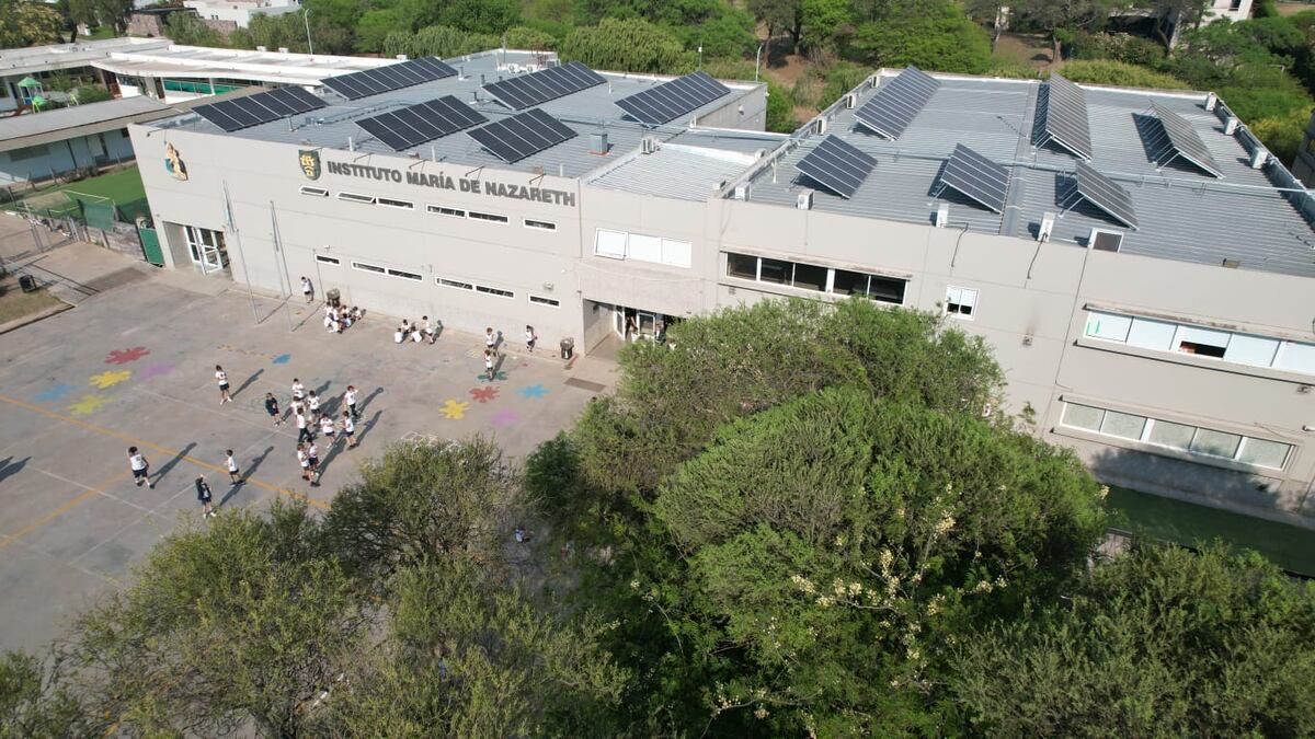 El Instituto de La Calera, apuesta a la sustentabilidad y lleva acciones diarias como la separación de residuos o la reutilización de materiales. (Max Energía / Gentileza)