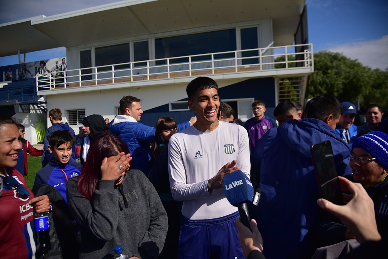 Experiencia Talleres para socias y socios. Pueden acceder a un entrenamiento del plantel profesional y tienen un momento de contacto con futbolistasFoto: Pedro Castillo / La Voz 