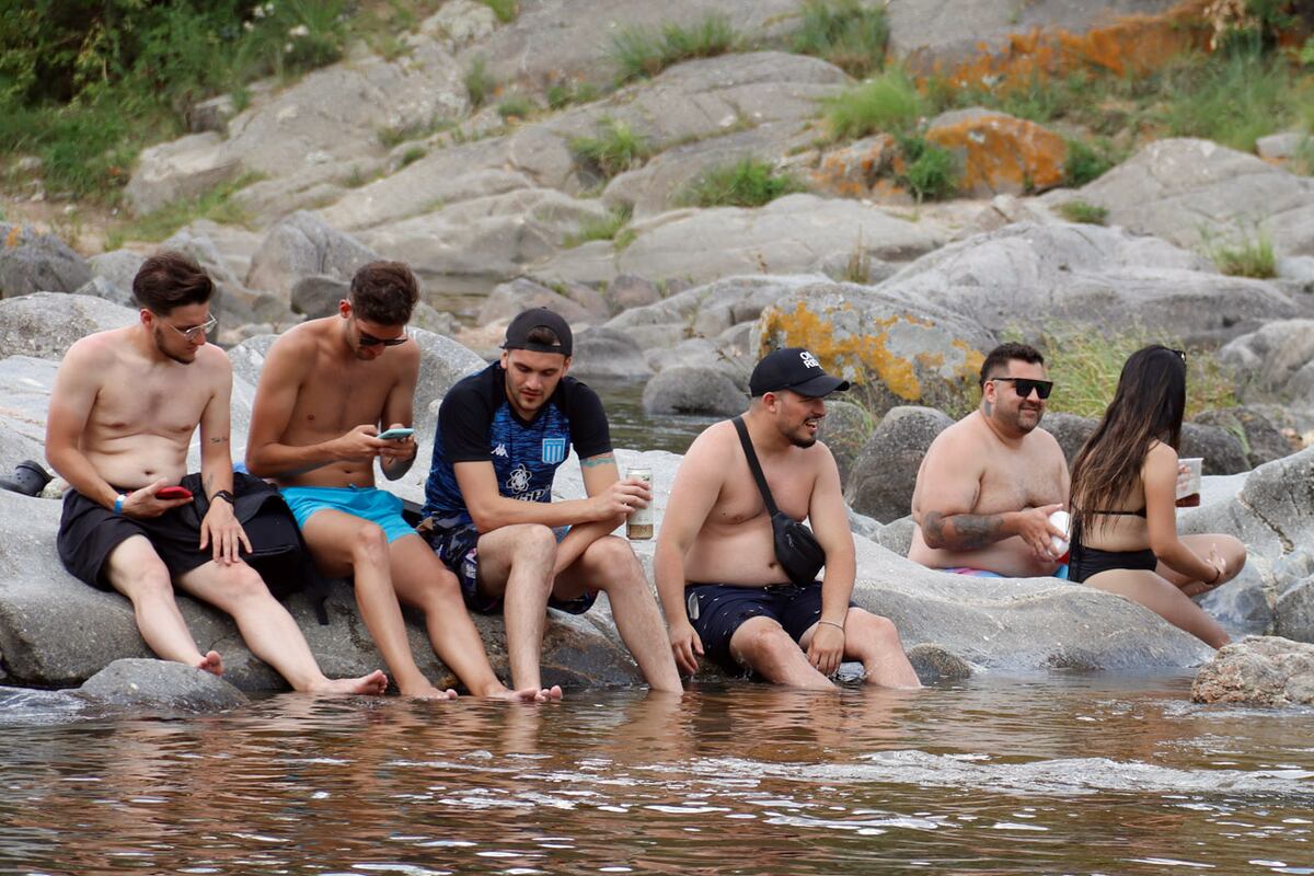 El cansancio mental provocado por el exceso de pantallas, la hiperconectividad y la dependencia a la tecnología obliga a una pausa en el uso de dispositivos. Cómo hemos llegado a este punto y qué hacer para bajar un cambio. (La Voz / Archivo)
