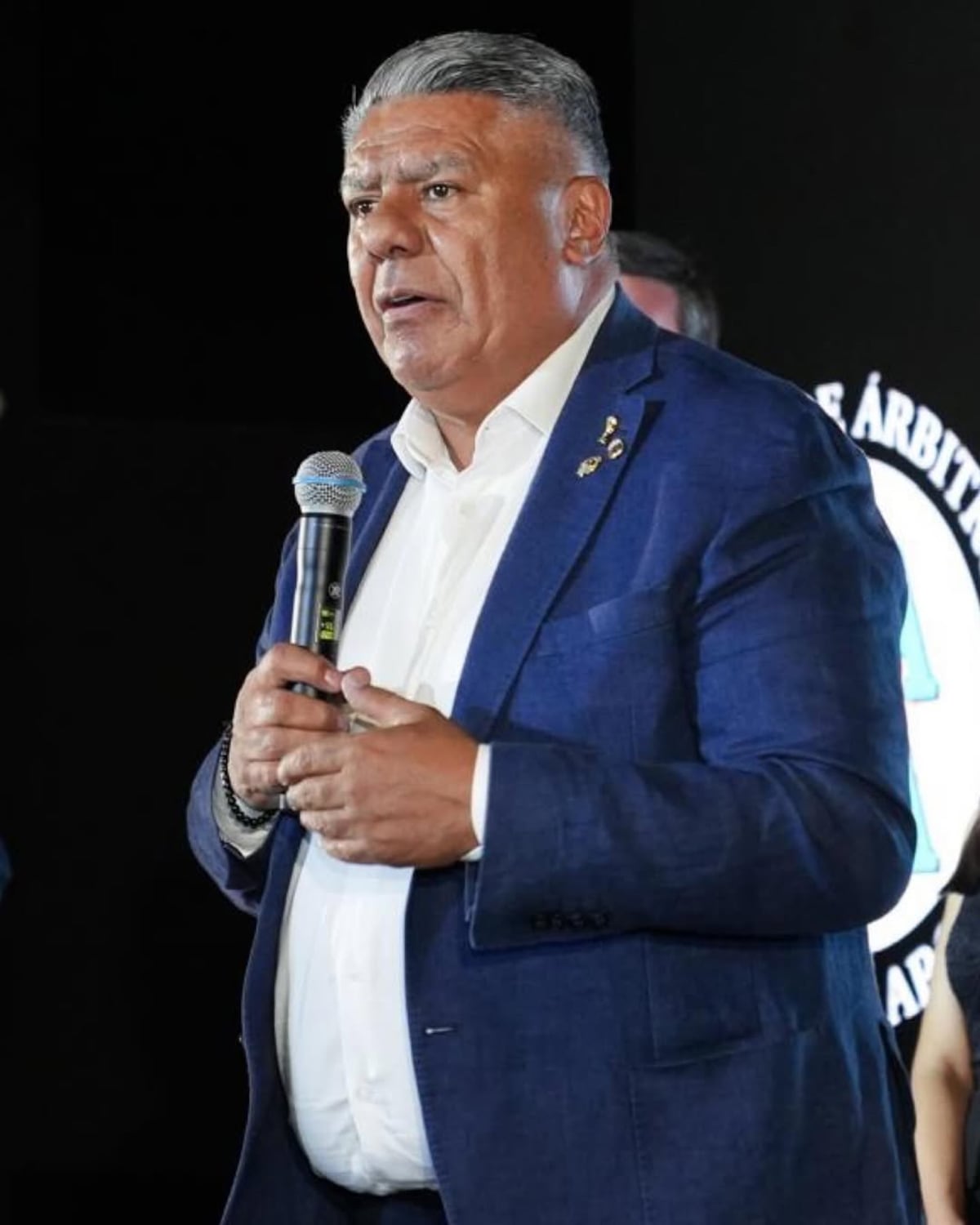 Claudio “Chiqui” Tapia reapareció en medio de la tormenta: respaldó a los árbitros en la fiesta anual de la UADA. (Instagram Chiqui Tapia).