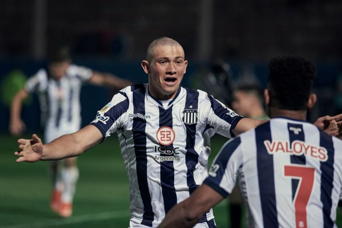 La felicidad del juvenil tras su primer tanto en primera.