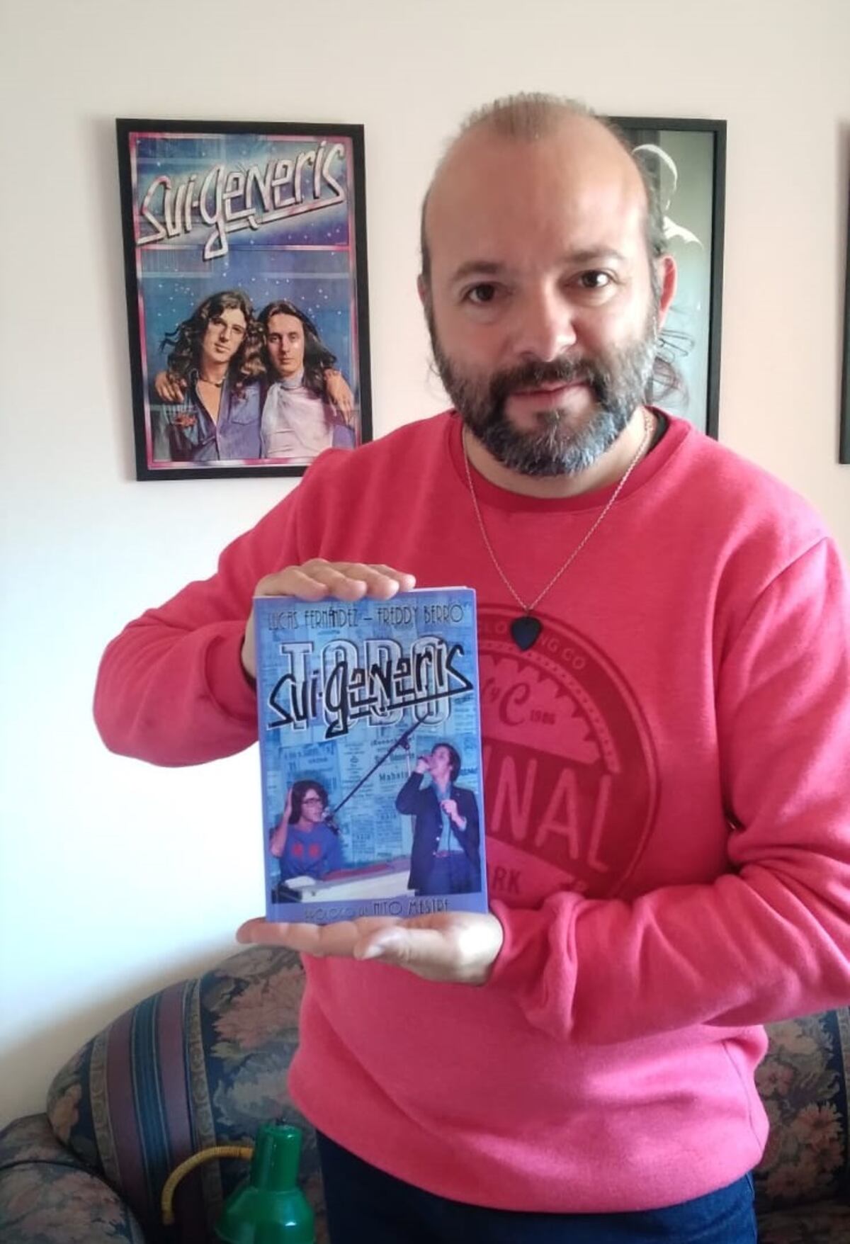 Lucas Fernández, uno de los autores de "Todo Sui Generis" y conductor del programa radial "Mamá rock". (Gentileza de los autores).