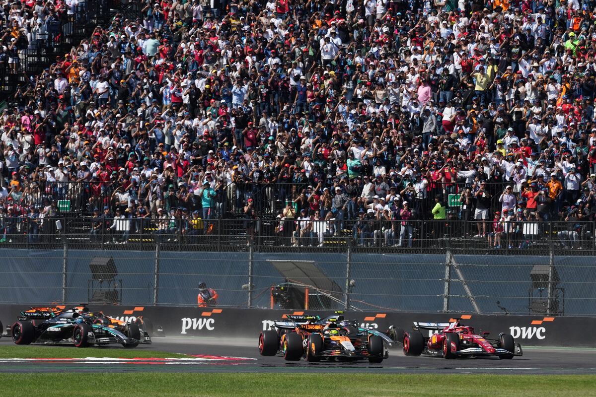 La caótica largada del GP de México de la Fórmula 1. (AP)