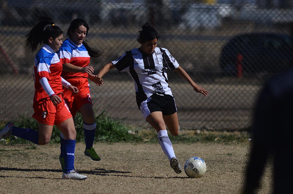 La vuelta del fútbol femenino en Córdoba. (José Gabriel Hernández)