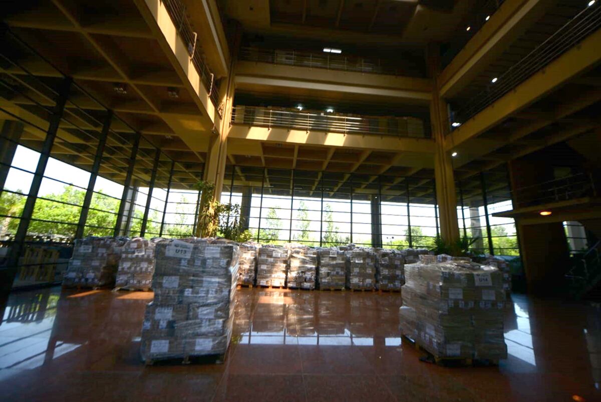 Arrancó el operativo para repartir las urnas en Córdoba (José Hernández/LaVoz).